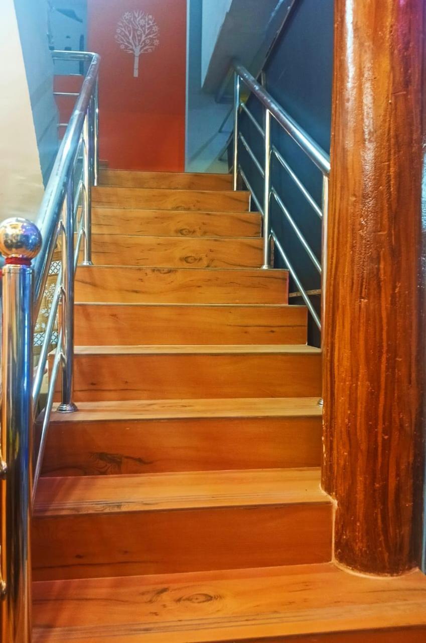 Hotel Kpr Residency Near Isha - Adiyogi Alāndurai Zewnętrze zdjęcie